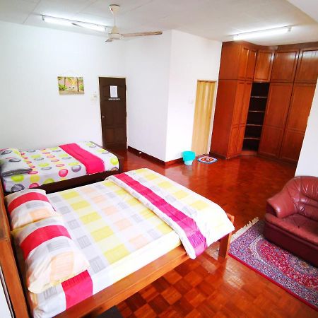 Lpm Room Tanjung Bungah  Extérieur photo